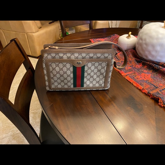 Authentic Vintage Gucci Clutch - Picture 4 of 7